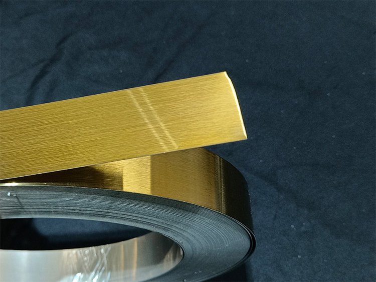 SS Strip_Brushed Gold Color_Display 03